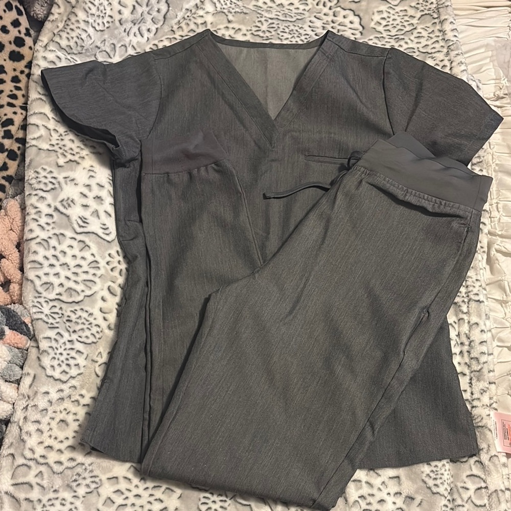 Gray Women's mandala scrub set